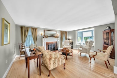 19 Logan Ln, Piscataway, NJ 08854 - photo 7