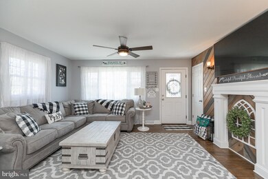 446 Miller Dr, Strasburg, VA 22657 - photo 5