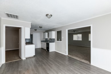 3630 Williamsburg Dr, Garland, TX 75043 - photo 4