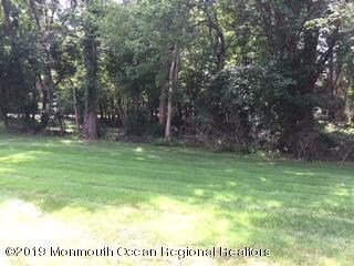 446 Indigo Ct, Morganville, NJ 07751 - photo 4