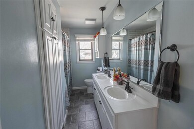 Full size, updated bath on the main level