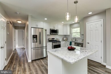 5813 Dale Dr, Sykesville, MD 21784 - photo 7