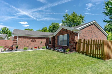 9108 Woodhold Ct, Louisville, KY 40291 - photo 4