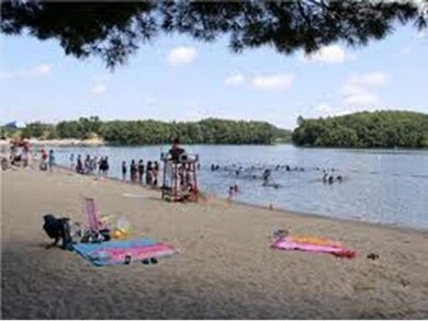 57 Evergreen Rd, Natick, MA 01760 - photo 2