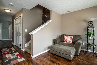 6803 Arbor Creek Dr unit 30, Louisville, KY 40228 - photo 5