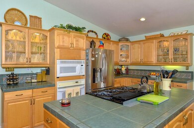 006_Lighted Cabinets
