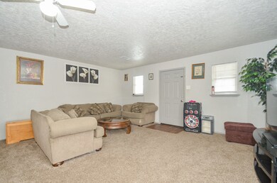 6607 Weaver Rd, Houston, TX 77028 - photo 5