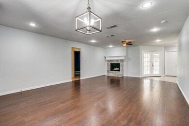 1005 Atlanta Dr unit 4, Bedford, TX 76022 - photo 5