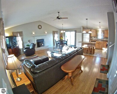 7874 E Longbranch Cir, Traverse City, MI 49684 - photo 2
