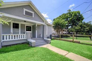 1236 Oxford St, Houston, TX 77008 - photo 2