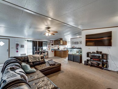 3200 Rolling Oaks Dr, Cleburne, TX 76031 - photo 3