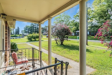 208 Tammy Dr, Decherd, TN 37324 - photo 3