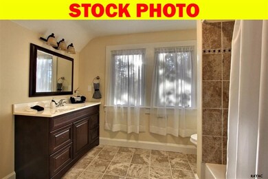 76 S 4th St, Mount Wolf, PA 17347 - photo 3