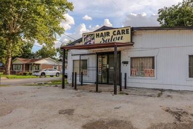 6101 Hirsch Rd, Houston, TX 77026 - photo 2