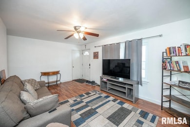 1515 N 10th St, Pekin, IL 61554 - photo 7