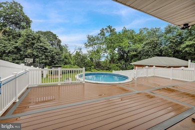 2451 Fairview Ave, Reading, PA 19606 - photo 6