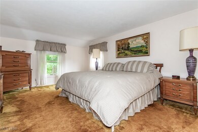 5158 Meadow Wood Blvd, Cleveland, OH 44124 - photo 3