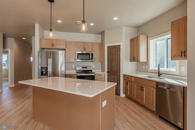 5846 James Dr W, West Fargo, ND-13.jpg
