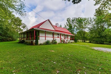 1920's updated farmhouse. Close to the Celebration