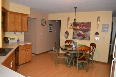 W225N176 Lexington Dr, Waukesha, WI 53186 - photo 4