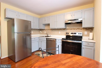 16278 Taconic Cir, Dumfries, VA 22025 - photo 4