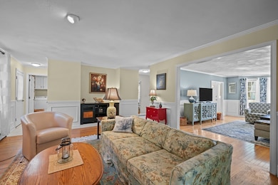 50 Hutchinson Rd, Walpole, MA 02081 - photo 2