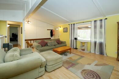 6711 Pine Court-104