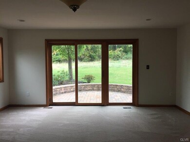 5071 Stansfield Dr, Zionsville, PA 18092 - photo 3