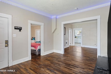 204S8thSt_03