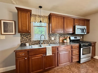 1232 Middleboro Ave, East Taunton, MA 02718 - photo 7