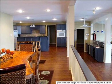 Dining/Kitchen area