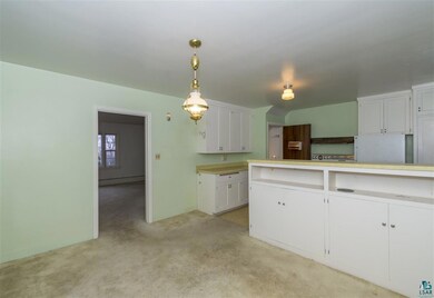 Unit 1915 dining room