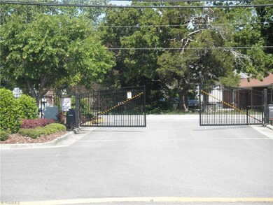 202 Oakmont Cir, High Point, NC 27263 - photo 6