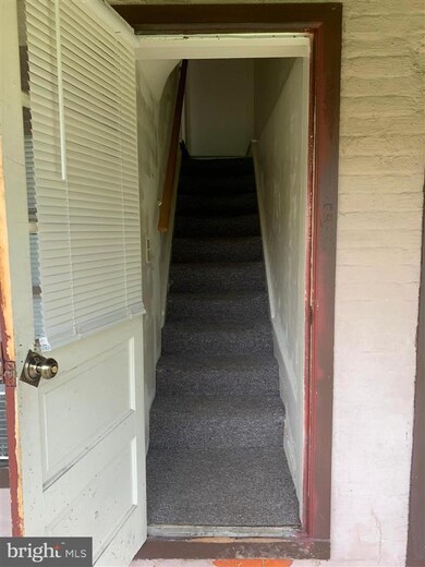 2152 Farmington Ave unit 7, Boyertown, PA 19512 - photo 2