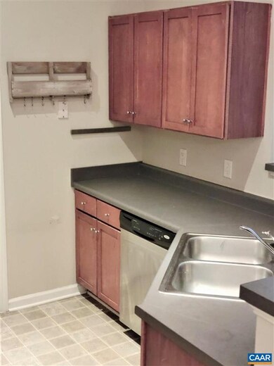 710 Walker Square unit 4C, Charlottesville, VA 22903 - photo 4