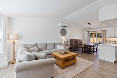 2034 SW 31st St, Redmond, OR 97756 - photo 4