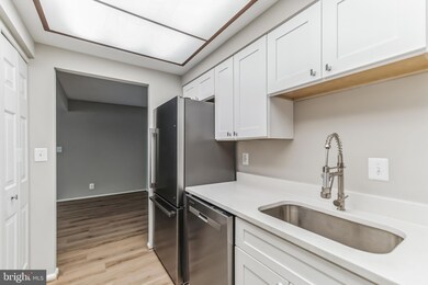 7680 Tremayne Place unit 211, McLean, VA 22102 - photo 2