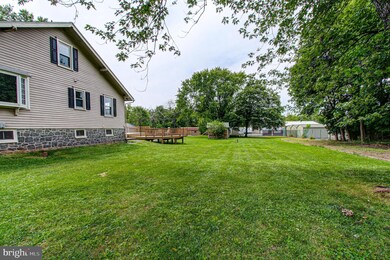 156 Hellertown St, Quakertown, PA 18951 - photo 4