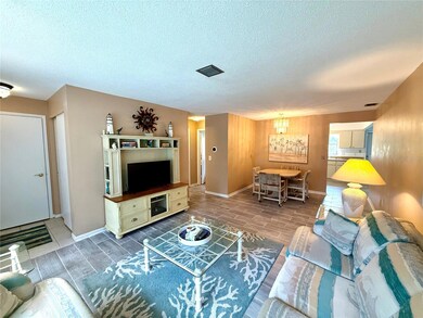8215 Burgundy Dr N unit 8215, Pinellas Park, FL 33781 - photo 5