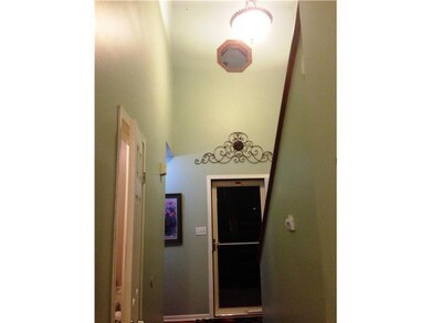 Entry/Foyer.