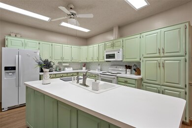 424 W Oak St, Weatherford, TX 76086 - photo 4