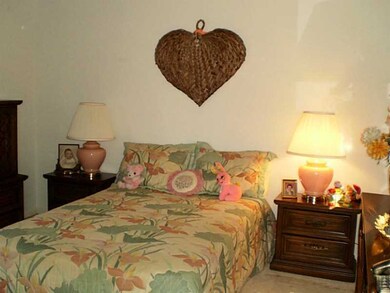 764 Williamsburg Cir unit 764, Warwick, RI 02886 - photo 3