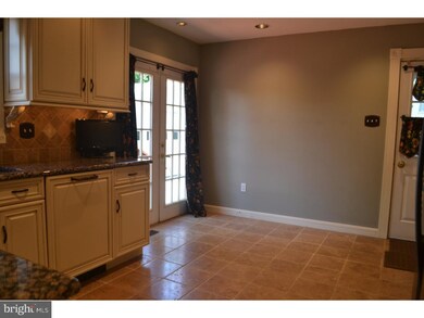 402 Calais Dr, Sellersville, PA 18960 - photo 5