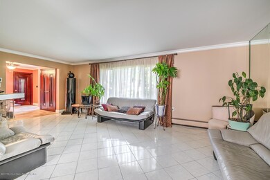 005_LIVING ROOM