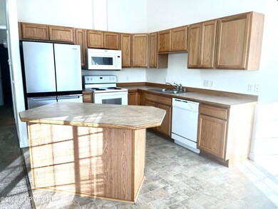 5549 E 43rd Ave, Anchorage, AK 99504 - photo 3