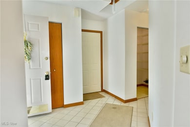 106 N Aspen Ct unit 4, Warren, OH 44484 - photo 3