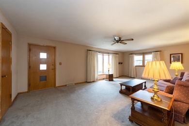 242 Carnation St, Dyer, IN 46311 - photo 3