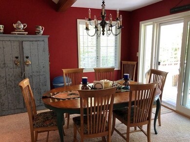 Dining space for 6 ...