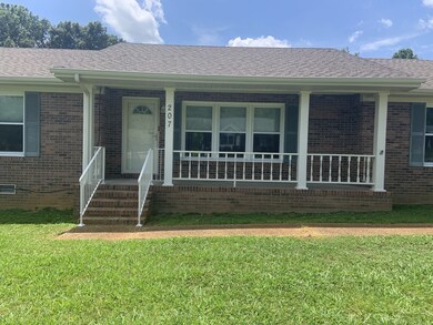 207 Idle Dr, Shelbyville, TN 37160 - photo 2