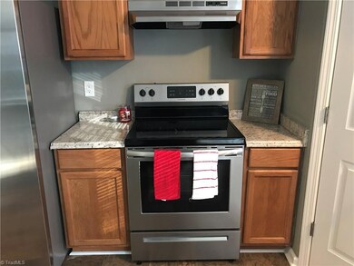 3602 Marksbury Dr, Greensboro, NC 27405 - photo 4